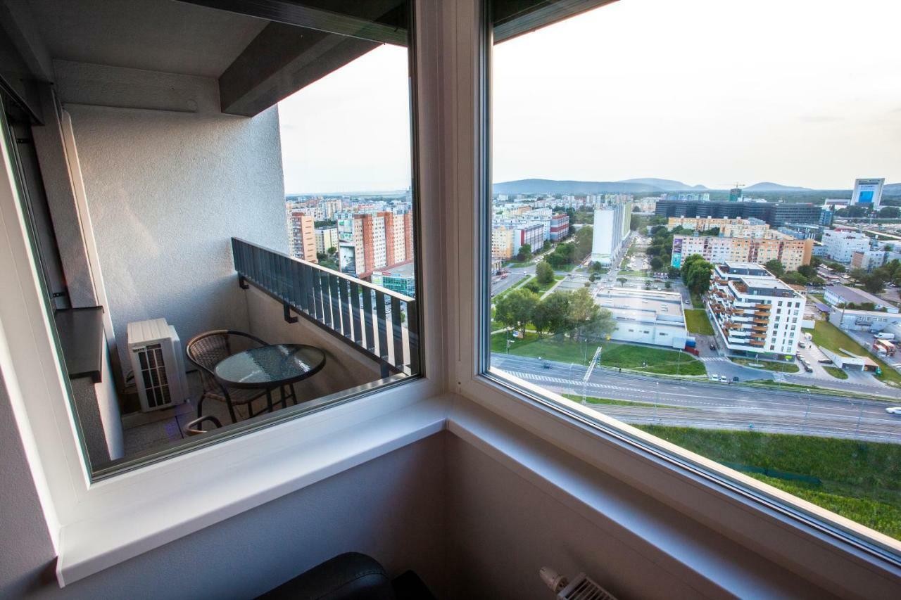 Air-Conditioned City View Apartment 24H Check-In Pressburg Exterior foto